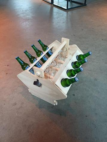 houten V8 motorblok met bierflesjes beschikbaar voor biedingen