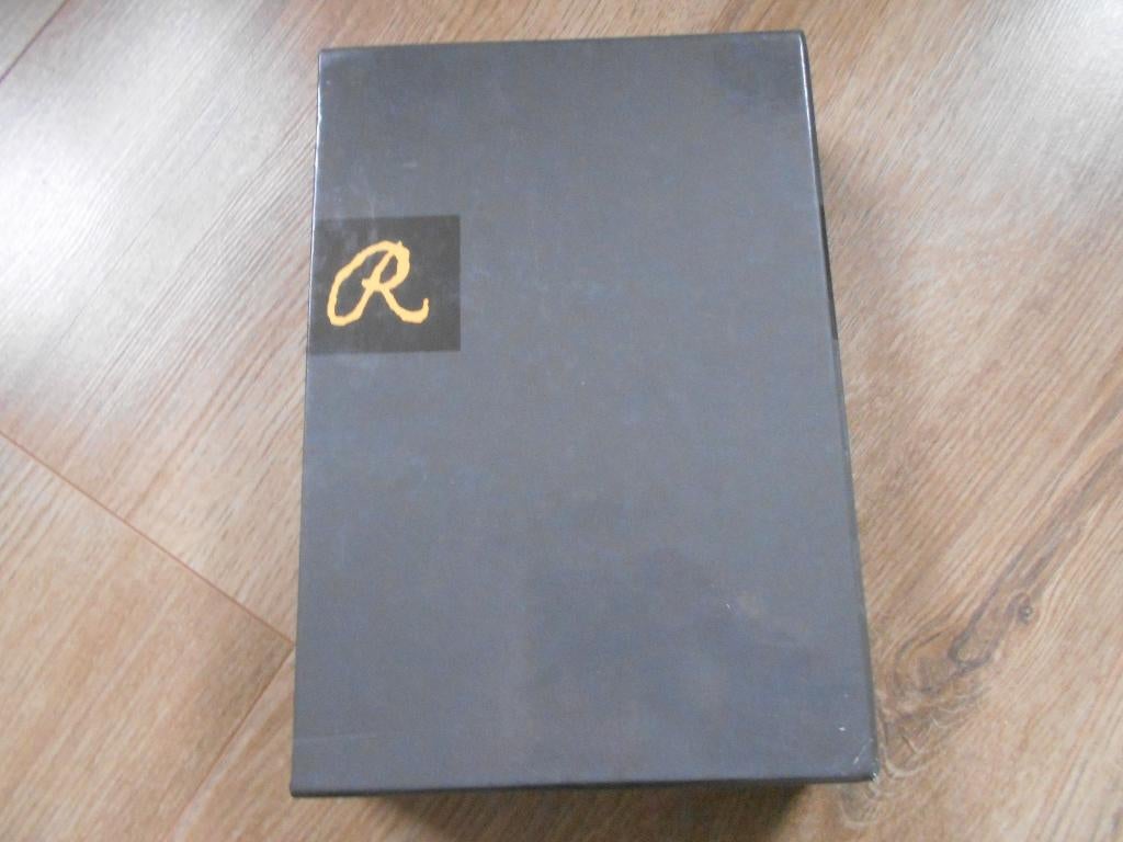 Rembrandt Bijbel in cassette in nieuwstaat!!, Boeken, Godsdienst en Theologie, Ophalen of Verzenden, Zo goed als nieuw, Christendom | Protestants