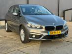 BMW 2-serie Active Tourer 216i Centennial High Executive, Auto's, BMW, Voorwielaandrijving, 65 €/maand, Stof, Gebruikt