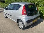 Peugeot 107 1.0-12V XS origineel Nederlands nette auto, Handgeschakeld, Zilver of Grijs, 998 cc, Benzine