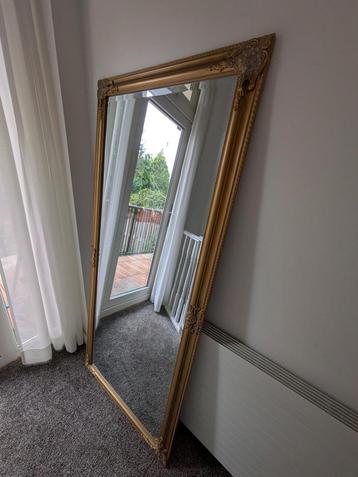 Brocante Spiegel met Goud Bronzen Omlijsting beschikbaar voor biedingen