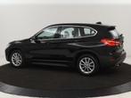 BMW X1 sDrive18i High Executive | Leder | Trekhaak | Harman/, Auto's, BMW, Lichtsensor, 136 pk, Zwart, Bedrijf