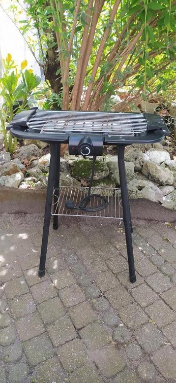 Barbeque barbecue elektrisch 2 etages ofwel kooltjes beschikbaar voor biedingen