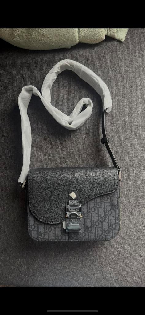Nieuw Dior Saddle bag schoudertas, Sieraden, Tassen en Uiterlijk, Tassen | Schoudertassen, Nieuw, Zwart, Ophalen