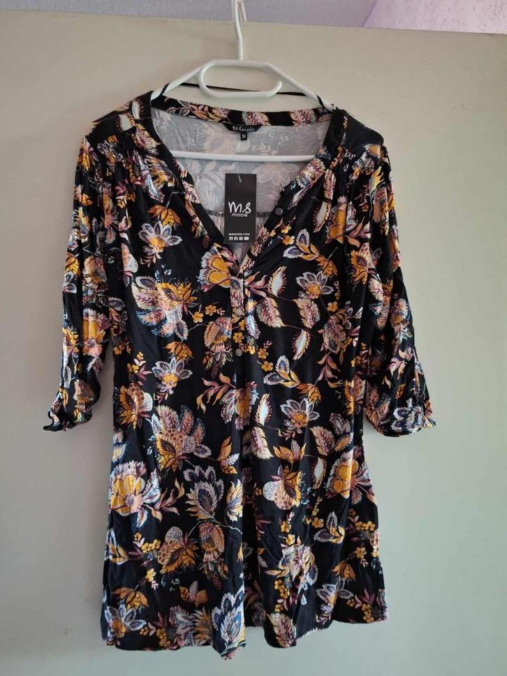 Mooie nieuwe tuniek zwart met gekleurde bloemen, Kleding | Dames, Blouses en Tunieken, Nieuw, Zwart, Ophalen