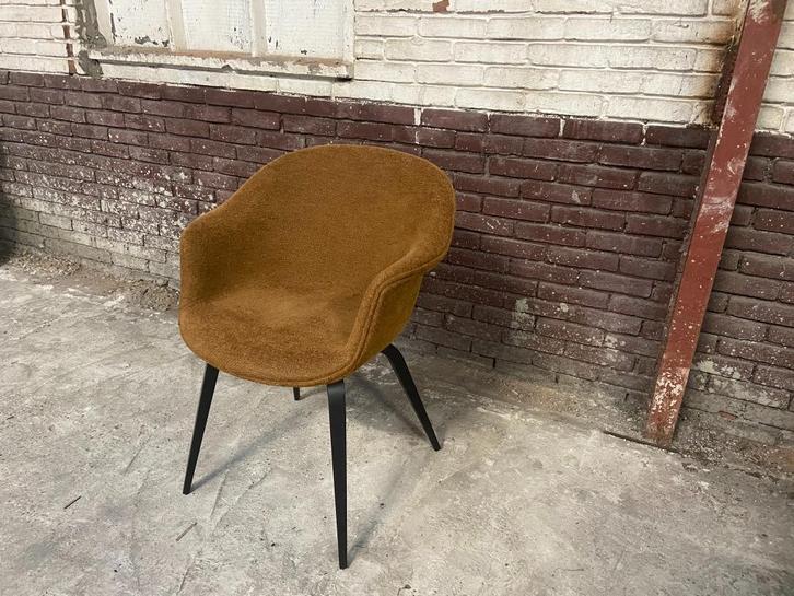Oranje Gestoffeerde Kuipstoel, Huis en Inrichting, Stoelen, Zo goed als nieuw, Eén, Hout, Stof, Overige kleuren, Ophalen