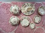 Eetservies 'Royal Ivory' van John Maddock & Son (England), Antiek en Kunst, Ophalen