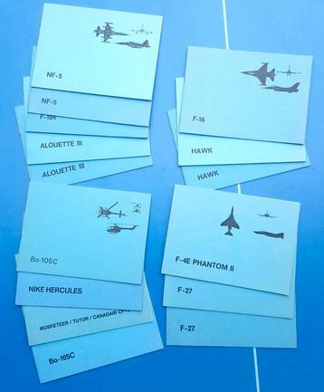 15 militaire luchtvaart boekjes met vliegtuig informatie. beschikbaar voor biedingen