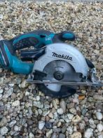Cirkelzaag met accu en kist van makita, Doe-het-zelf en Verbouw, Gereedschap | Zaagmachines, Ophalen, Cirkelzaag, Zo goed als nieuw