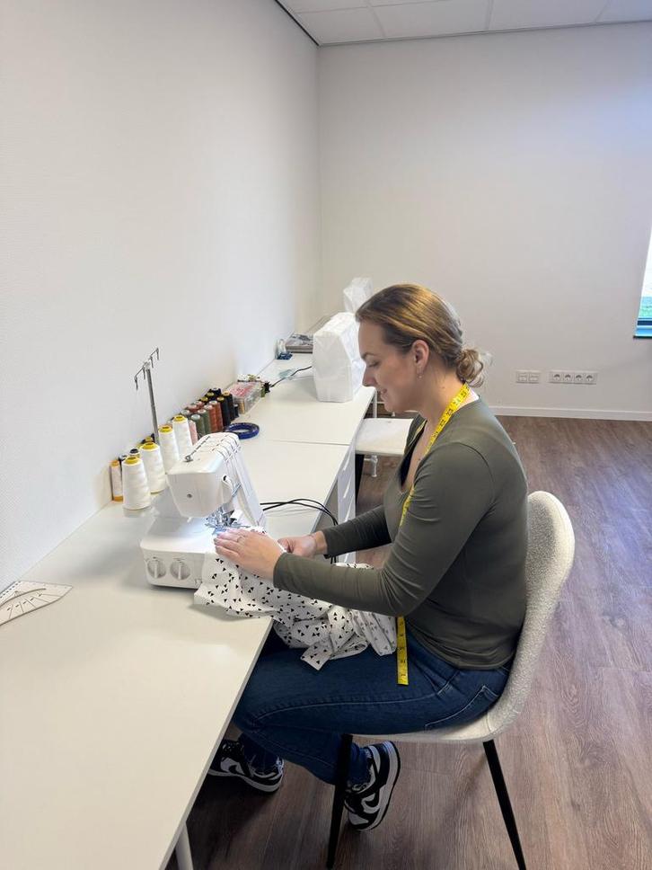 Naailessen Friesland. Leren kleding maken, naaicursus, Hobby en Vrije tijd, Naaien en Fournituren, Zo goed als nieuw, Ophalen