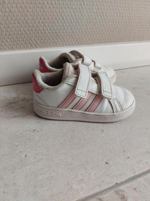 Adidas roze wit maat 21, Kinderen en Baby's, Babykleding | Schoentjes en Sokjes, Gebruikt, Meisje, Schoentjes, Ophalen of Verzenden