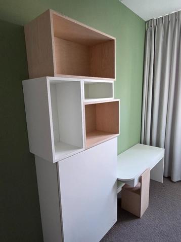 Kast + bureau kinderkamer beschikbaar voor biedingen