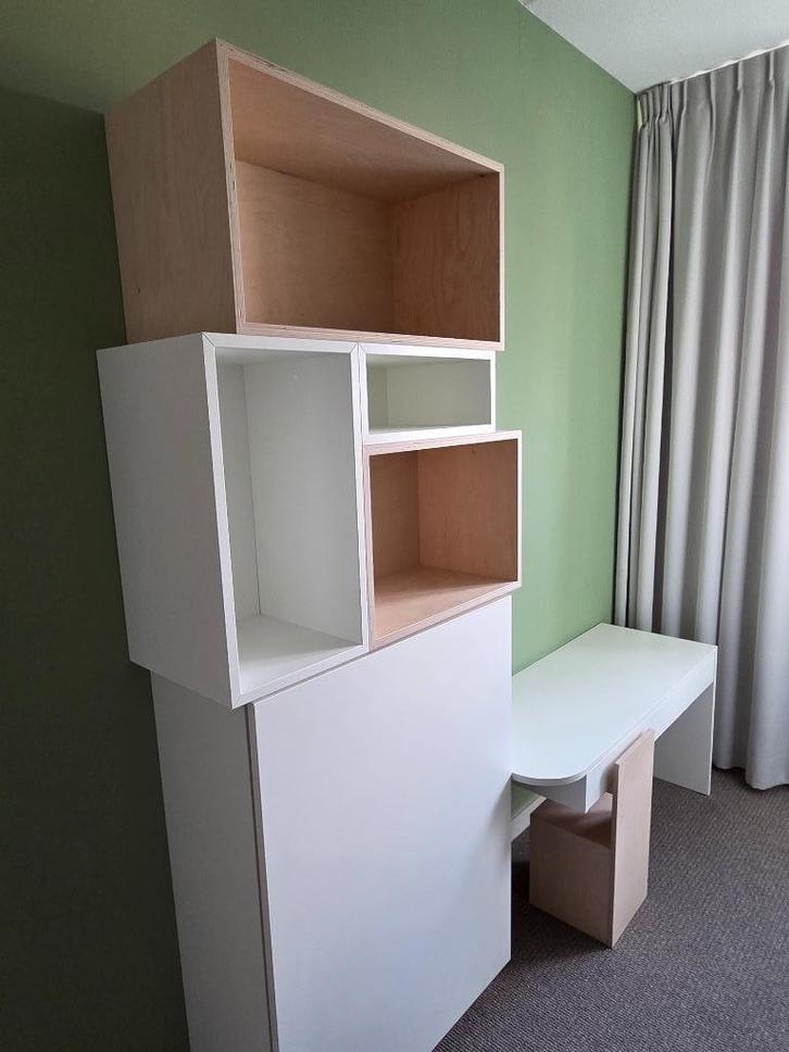 Kast + bureau kinderkamer, Kinderen en Baby's, Kinderkamer | Commodes en Kasten, Zo goed als nieuw, Kast, 105 cm of meer, 100 cm of meer