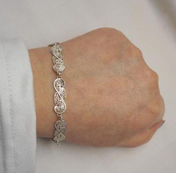 Zilveren vintage armband met filigrain schakels nr.1426 beschikbaar voor biedingen