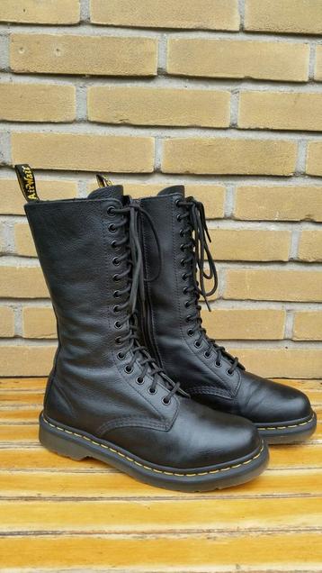 Dr. Martens Virginia laarzen zwart maat 38 beschikbaar voor biedingen