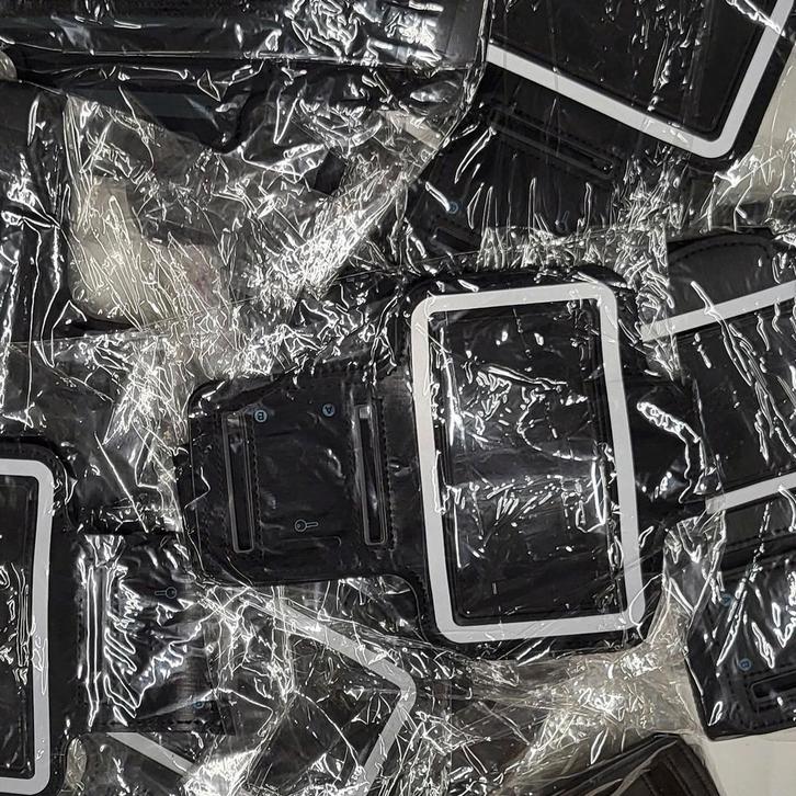 Partij Zwarte Sportarmbanden - 400+ stuks, Telecommunicatie, Mobiele telefoons | Hoesjes en Frontjes | Apple iPhone, Nieuw, Hoesje of Tasje