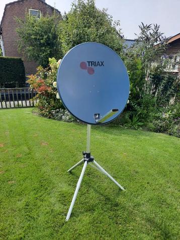 Triax Schotelantenne 65cm met Statief & Rebox Receiver beschikbaar voor biedingen