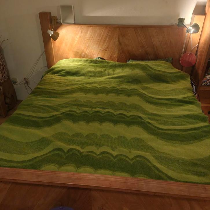 Goossens massief Teakhouten bed elektrische bodems 180x210cm, Huis en Inrichting, Slaapkamer | Bedden, Zo goed als nieuw, Tweepersoons