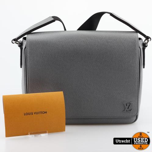 Louis Vuitton M30851 District PM Nette staat incl aankoopbon, Sieraden, Tassen en Uiterlijk, Tassen | Damestassen, Zo goed als nieuw