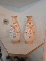 Twee Crown Devon Vazen, Antiek en Kunst, Ophalen