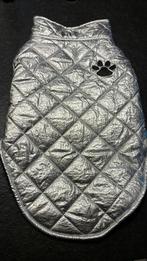 Mooi zilverkl. hondenjasje ook perfect voor regen nieuwst, Ophalen of Verzenden, Zo goed als nieuw, Hondenjas