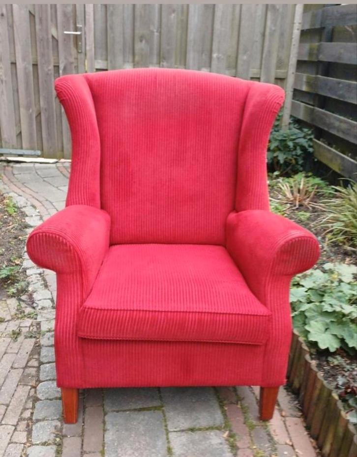 Rode Ribstof Oorfauteuil - Nette Staat!, Huis en Inrichting, Fauteuils, Ophalen