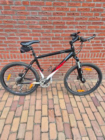 Giant Mtb Terrago 1 , 26 inch wielen framemaat L beschikbaar voor biedingen