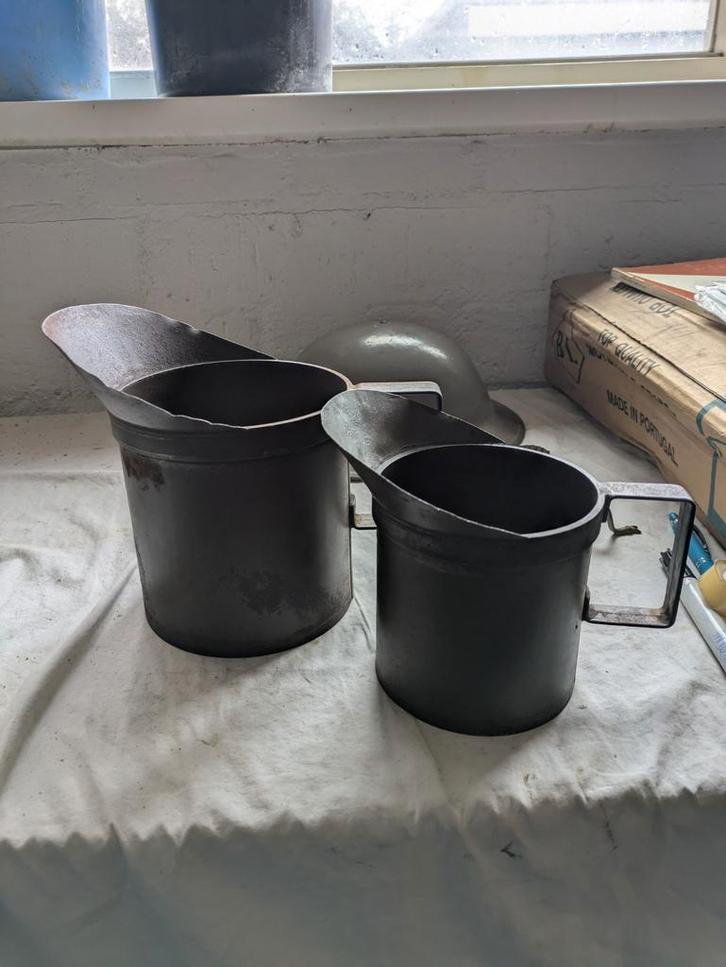 Vintage Metalen Maatbekers - Set van 2, Antiek en Kunst, Antiek | Keukenbenodigdheden, Ophalen of Verzenden