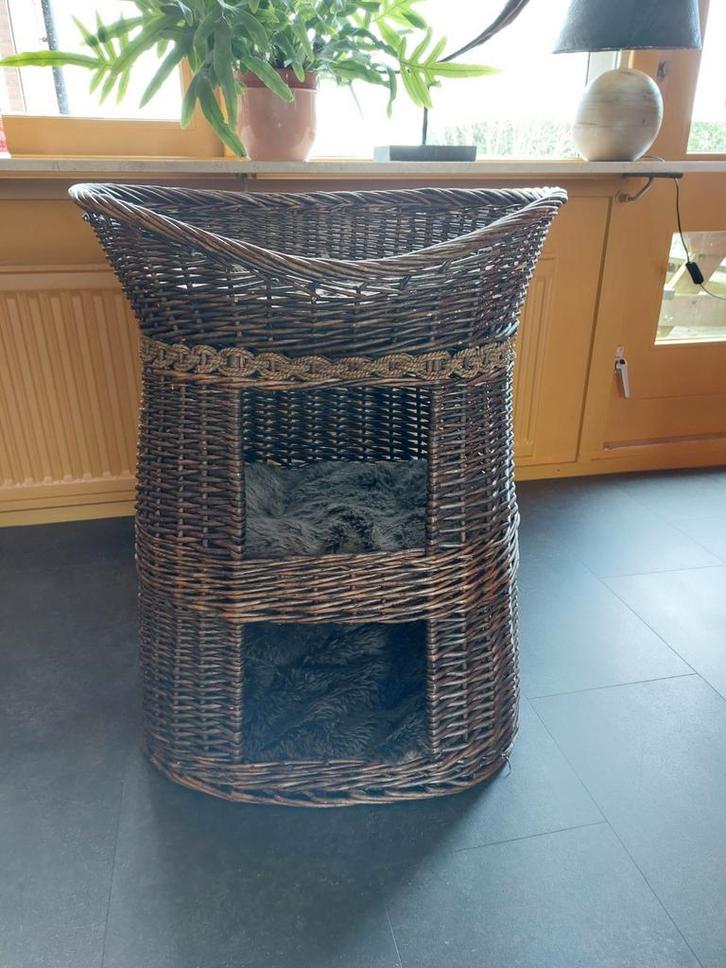Rieten poezenmand, Dieren en Toebehoren, Kattenmanden, Zo goed als nieuw, Riet, Ophalen of Verzenden
