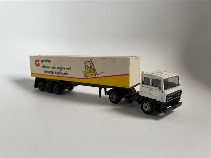 model DAF 3300 Turbo Intercooler Wit GEVEKE Hyster EFSi 1/87, Hobby en Vrije tijd, Modelauto's | 1:87, Gebruikt, Bus of Vrachtwagen