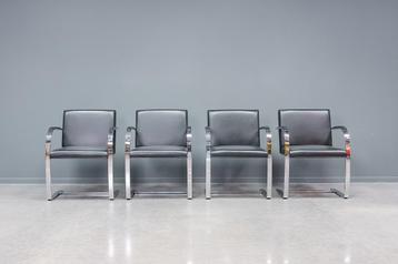 Brno chairs beschikbaar voor biedingen