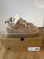 Ugg Lowmel Sand - Nieuw!, Kleding | Dames, Schoenen, Ophalen of Verzenden, Nieuw, Beige, Sneakers of Gympen