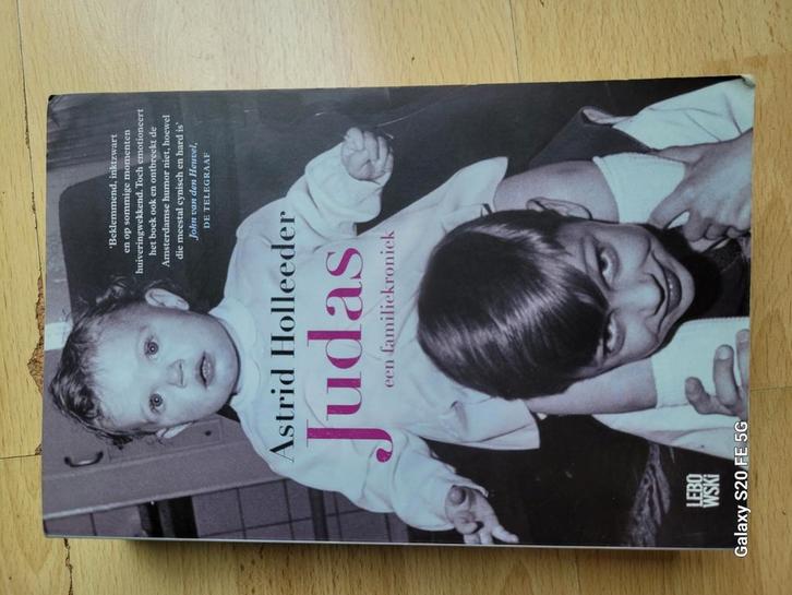 Astrid Holleeder - Judas, Boeken, Detectives, Zo goed als nieuw, Ophalen of Verzenden