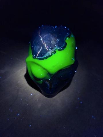 Vulkaan Agaat Alien/ star being - UV Reactief! beschikbaar voor biedingen