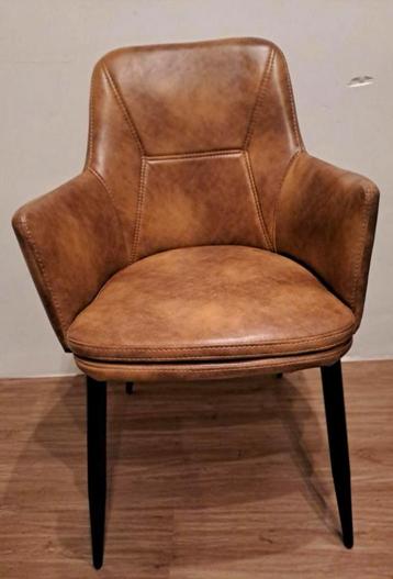 NIEUW 2 eetkamer stoelen met armleuning cognac SPOTPRIJS!!! beschikbaar voor biedingen
