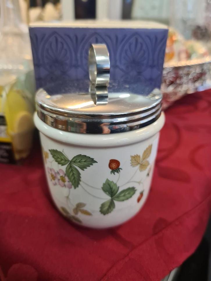 Wedgwood Wild Strawberry Eierwarmer 1960, Antiek en Kunst, Antiek | Keramiek en Aardewerk, Ophalen of Verzenden