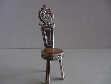 Miniatuur zilver DF1 hoge stoel zilveren miniaturen beschikbaar voor biedingen