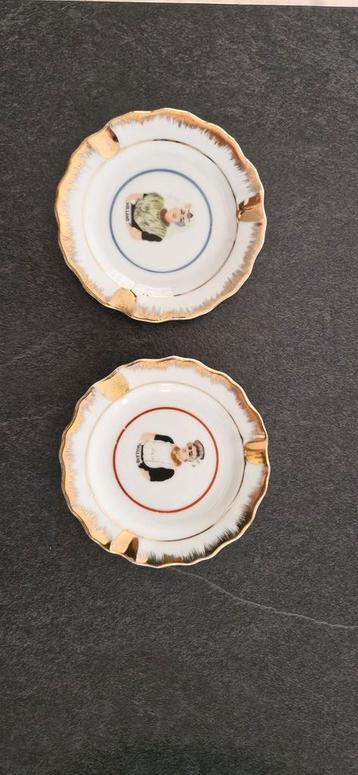 Vintage asbakjes beschikbaar voor biedingen