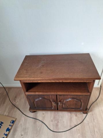 TV-kast met draaibaar blad beschikbaar voor biedingen
