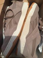 Nieuwe reebok suede taupe bruin maat 42 sneakers unisex, Kleding | Dames, Ophalen of Verzenden, Nieuw, Bruin, Sneakers of Gympen