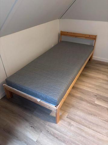 IKEA NEIDEN bed compleet met lattenbodem en matras - afbeelding 2