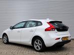 Volvo V40 2.0 T2 Momentum Panoramadak / PDC achter / 100% de, Auto's, Volvo, Voorwielaandrijving, 65 €/maand, Gebruikt, Euro 6