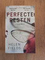 Perfecte Resten - Helen Fields, Ophalen of Verzenden