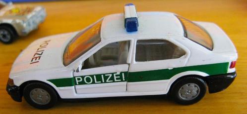 Oud SIKU 1990 BMW 320 i POLITIE metaal 1/64 zeer goede staat, Hobby en Vrije tijd, Modelauto's | Overige schalen, Nieuw, Ophalen of Verzenden