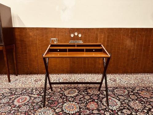 Klassieke Engelse Bureau Authentic Models, Antiek en Kunst, Antiek | Kantoor en Zakelijk, Ophalen