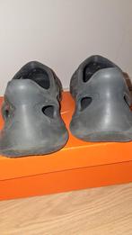 Yeezy Foam Runner - Gedragen met kleine scheur, Slippers, Zwart, Ophalen of Verzenden, Gedragen