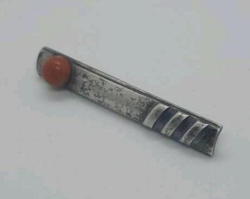 Antieke Broche Bloedkoraal & Zwaardje Keurmerk beschikbaar voor biedingen