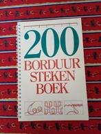 200 borduursteken boek., Ophalen of Verzenden, Zo goed als nieuw