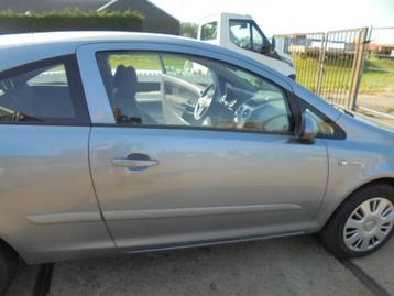 Portier 2Deurs rechts van een Opel Corsa (Z163) beschikbaar voor biedingen