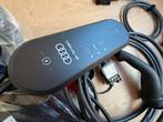Audi e-tron 3-fase & 1-fase lader + ophangbeugel - Nieuwstaa, Auto diversen, Laadpalen, Ophalen of Verzenden, Zo goed als nieuw